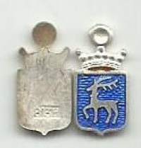 Ahvenanmaa   vaakuna hopea / emali 15x8  mm leimattu