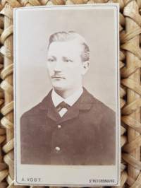 CDV - Visiittikorttivalokuva.  A. Vogt. St.Petersbourg.