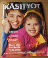Uudet Käsityöt N:o 8 elokuu 1992 neuleita, ompelua, virkkausta, kirjontaa, sisustusideoita