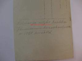 Järvensivun kansakoulun 3. ja 4. luokka 1920 -valokuva