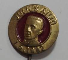 Julius Ailio   1962 - neulamerkki  rintamerkki