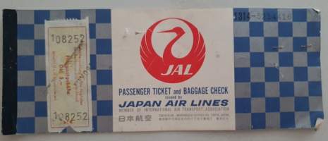 JAL Japan Air Lines -lentolippu ja matkatavarakuitti.