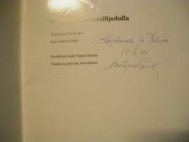 ohdakkeita kristallipolulla.orvokki mäki.  vakitan tarjous helposti paketti. ..S ja  M KOKO   19x36 x60 cm paino 35kg  POSTIMAKSU  5e.