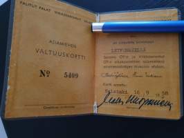 Valtuuskortti. Asiamiehen valtuuskortti, joka oikeuttaa toimimaan Leivonmäellä Sanoma Oy:n ja Viikkosanomat Oy:n aikakauslehtien asiamiehenä. Kortti annettu 1958.