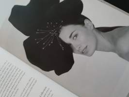 Lock &amp; Co. Hatters 2005  -tuotekuvasto ja postimyyntiluettelo / mail order catalog