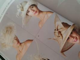 Lock &amp; Co. Hatters 2005  -tuotekuvasto ja postimyyntiluettelo / mail order catalog