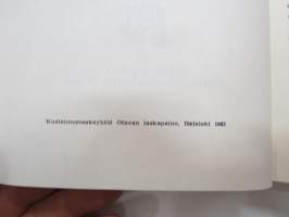 Laulukerho III - laulukirja kolmi- ja neliäänisiä lauluja tyttö- ja naiskuoroja varten -song book