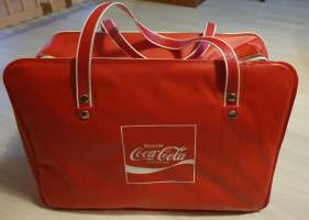 Bevete Coca-Cola Marchio reg -cooler. Renco Marwell Milano.