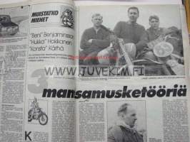 Vauhdin maailma 1990 nr 1 -mm. Formula kausi mitä on tulossa, Opel Omega, Toyota Lexus, Renault 19, Paris-Dakar kalustoa, Truck EM, Drag MM finaali, Lancia