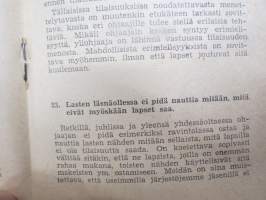 Kasvatanko oikealla tavalla demokratian pioneerejä? - Kasvatustyön alkeita pioneeriohjaajille