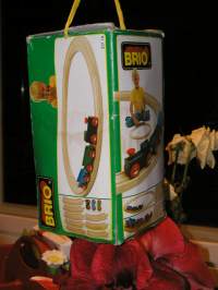 brio  puisen junaradan 33114  pakkaus tyhjävakitan tarjous helposti paketti 19x36 x60 cm paino 35kg 5e
