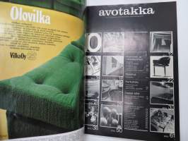 Avotakka 1970 nr 10, Kansikuva Aulis Nyqvist, Ullakolla - arkkitehti Hans Winkler - vaimo Ulla, Omatoimirakentaminen, Mitä tuoli on syönyt?, Kerrostalossa uidaan,