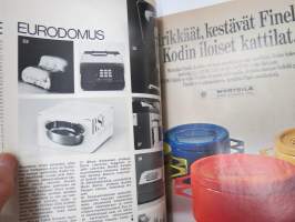 Avotakka 1970 nr 10, Kansikuva Aulis Nyqvist, Ullakolla - arkkitehti Hans Winkler - vaimo Ulla, Omatoimirakentaminen, Mitä tuoli on syönyt?, Kerrostalossa uidaan,