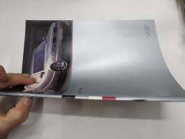 Audi A8 1994 -myyntiesite / sales brochure