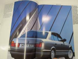 BMW 520i, 525i, 530i, 535i 1988 -myyntiesite / sales brochure in finnish