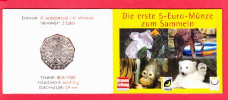 Itävalta 5 euron hopeakolikko Wienin eläintarha, 2002. UNC juhlakotelossa. 800/1000, AG 8,0 g, 29 mm.