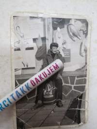 Pori 1957 - jenkkikassi ja korsettikauppa -valokuva / photograph