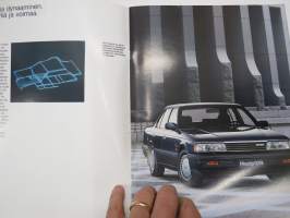 Mazda 929 1987 -myyntiesite / brochure