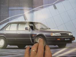 Mazda 929 1987 -myyntiesite / brochure