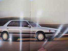Mazda 929 1987 -myyntiesite / brochure