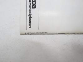 Mazda 929 1987 -myyntiesite / brochure