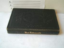 uusi testamentti.t. VAKITA.N tarjous helposti s-m koko  paketti 19x36 x60 cm paino 35kg 5e