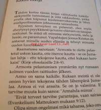 satakielet pähkinäpuussa