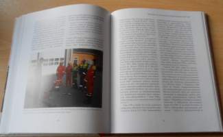 Karhu, kirves ja punainen kukko - Porin Vapaaehtoinen Palokunta 1863-2013