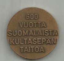 500 vuotta suomalaista kultasepäntaitoa/ S Eligius  mitali 30 mm