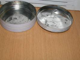 peltirasia pastillines   mitat halkaisija noin  7cm korkeus x2 cm  , VAKITA.N tarjous helposti s-m koko  paketti 19x36 x60 cm paino 35kg 5e