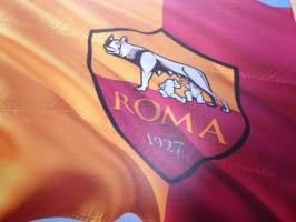 AS Roma, Limited Edition canvastaulu, koko 30 cm x 40cm. Hieno lahjaksi. Myös muita vastaavia canvastauluja eri jalkapalloseuroista, kysy jos haet tiettyä.