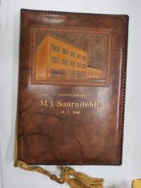 Satakunnan Kirjateollisuus Oy - toimitusjohtaja M. Saarnilehto - 50-vuotisonnittelukirja 15.1.1946 henkilökunnalta, nahkaplastiikkakansio, pergamenttilehdet, kotelo