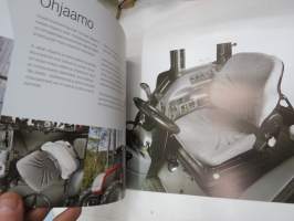 Valtra A-sarja A 72, A 82, A 92 traktori -myyntiesite / sales brochure