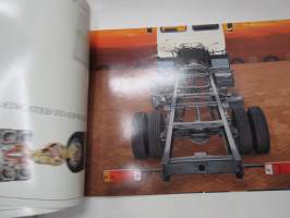 DAF Trucks 1100 / 1300 series - Dedicated to distribution -myyntiesite, englanninkielinen / truck sales brochure, in english