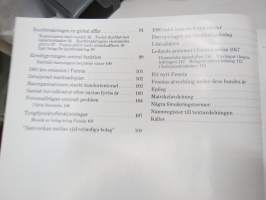 Försäkringsaktiebolaget Fennia 1882-1982 - omassa alkuperäisessä säilytyskotelossaan, ruotsinkielinen, graafinen ulkoasu Erik Bruun