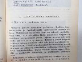 Reserviupseeri - reserviupseerien ja -aliupseerien kertaus- ja jatko-opiskelukirja, erittäin runsassisältöinen mm. aseet esitelty perusteellisesti