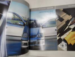 Nissan Almera Tino 2004 -myyntiesite / sales brochure