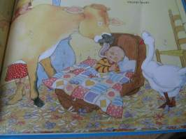 mitä vauva tahtoo . VAKITA.N tarjous helposti s-m koko  paketti 19x36 x60 cm paino 35kg 5e