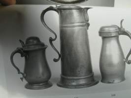 treen ,pewter and metalworkfine english and continental oak.. VAKITA.N tarjous helposti s-m koko  paketti 19x36 x60 cm paino 35kg 5e