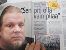 Alibi 2012 nr 4, Jollaksen palkkamurhaaja, Jammun viimeiset hetket, Niko Lindholm poltti ihmisen ratikkapysäkillä, Bad Machine-jengi, Pohjanmaan Pia-surmat, ym.