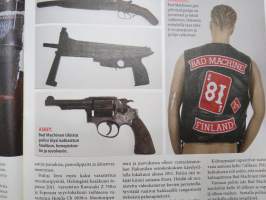 Alibi 2012 nr 4, Jollaksen palkkamurhaaja, Jammun viimeiset hetket, Niko Lindholm poltti ihmisen ratikkapysäkillä, Bad Machine-jengi, Pohjanmaan Pia-surmat, ym.
