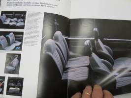Suzuki Vitara -myyntiesite / sales brochure, in finnish