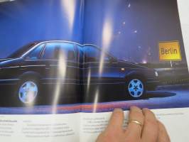 Volkswagen Passat 1992 -myyntiesite / sales brochure, in finnish