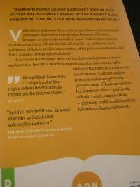 kasvonsa menettänyt mies .  VAKITA.N tarjous helposti paketti koko  s ja m  19x36no 35kg 5e