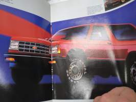 Chevrolet 1984 Wagons Cavalier, Celebrity, Caprice Classic, Suburban, Sportvan, S-10 Blazer, K10 Blazer -myyntiesite  / sales brochure