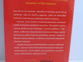 Punainen huivi - kiinalaistytön tarina