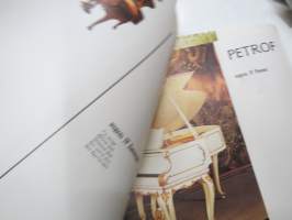 Petrof - tsekkiläisen pianotehtaan (flyygelit, pianinot ym.) venäjänkielinen myyntiesite / tuoteluettelo hyvine kuvineen -piano brochure / catalog