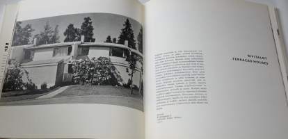 Tapiolan koteja  Homes in Tapiola