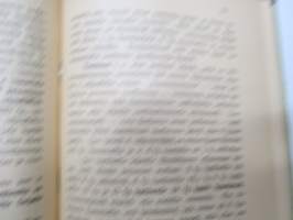 Ohjeita karjataloudessa pienwiljelijöille I Karjanjalostus ja kasvatus - II Lypsylehmien ruokinta ja hoito