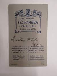 Kustaa Wirta, Velkua, Atelier A. Strandberg, Åbo - huomaa korvarengas! -visiittikorttivalokuva / visit card photo / cdv